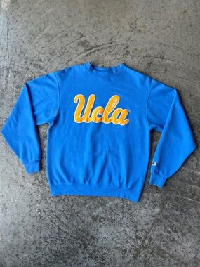 Champion UCLA Bruins Tackle Twill Patch Crewneck Sweatshirt Blue M